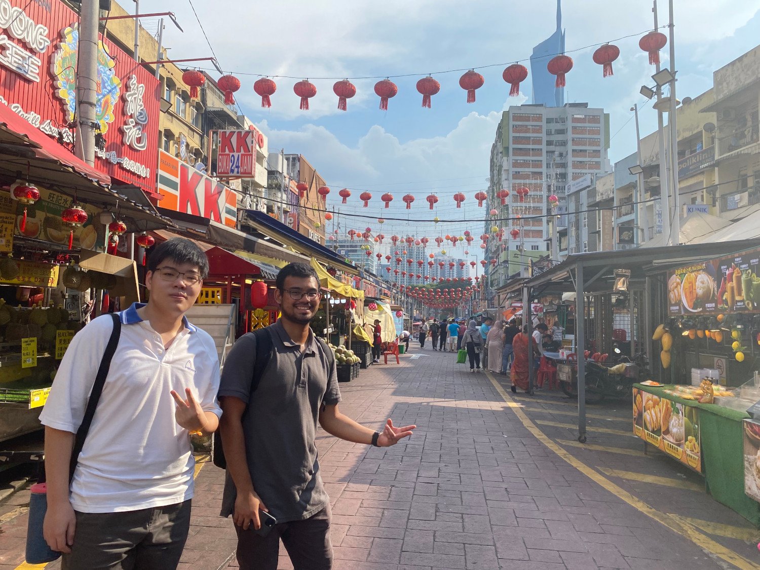 Zhi Kai dan Jaiganes di Jalan Alor