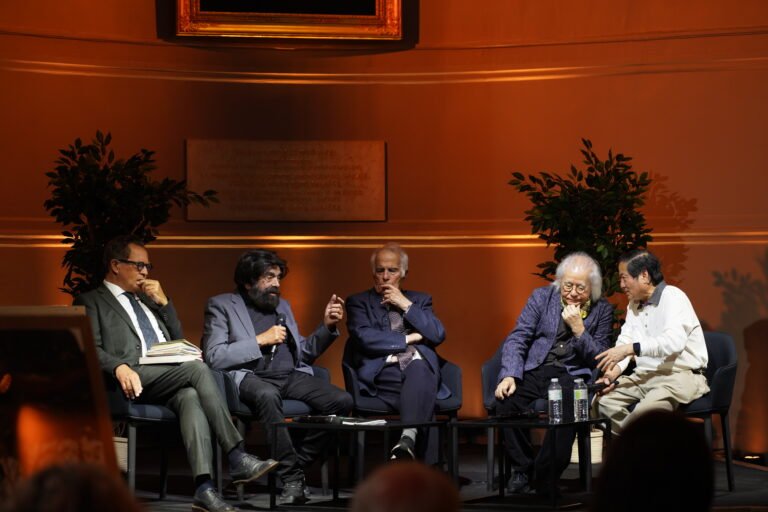 Distinguished speakers exchange views on art, culture, and peace during the academic symposium held as part of Professor Lin Xiang Xiong’s exhibition “The Vicissitudes of Life” in Paris.