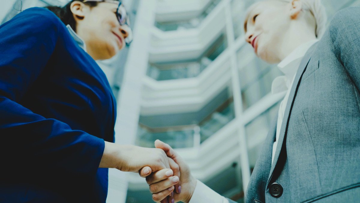 Gambar oleh Vitaly Gariev - Unsplash