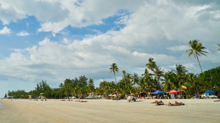 Pantai Langkawi oleh Engin Akyurt - Unsplash